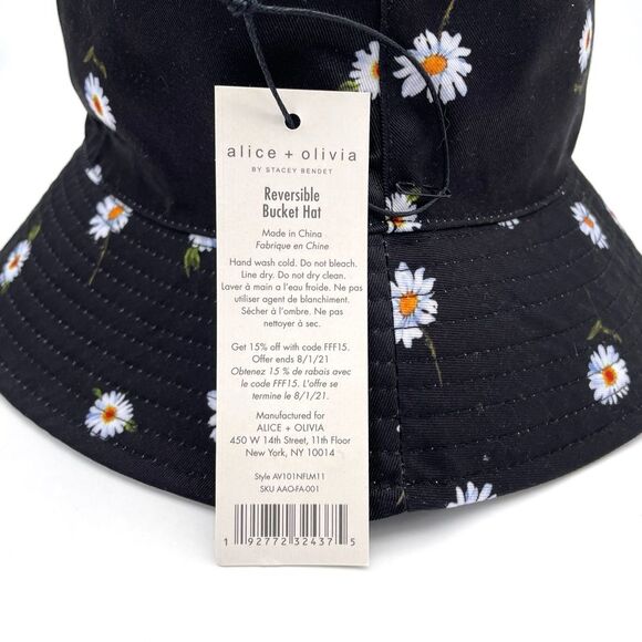 NWT Alice + Olivia x FabFitFun Reversible Bucket Hat Black & White Daisy Print main image 8